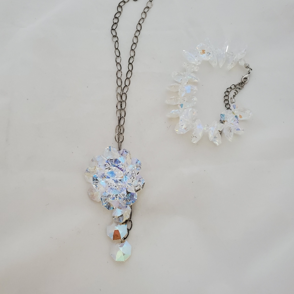Crystal Statement Necklace And Bracelet - image 3